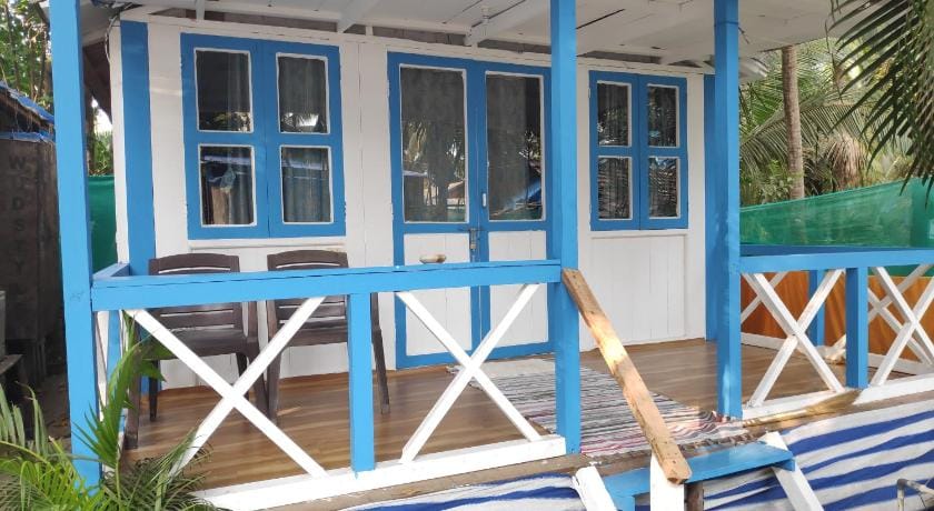 Cafe Blue Hotel Luxury tent in Canacona