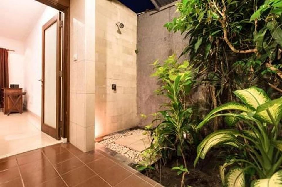 Bali Zen Villa Lotus Kerobokan Hotel in North Kuta