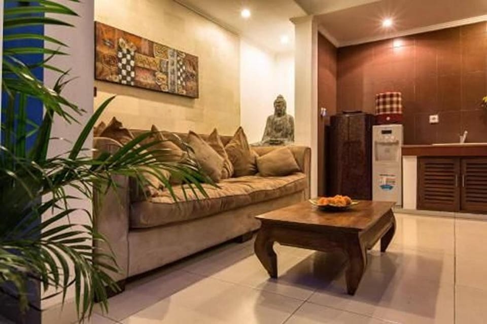 Bali Zen Villa Lotus Kerobokan Hotel in North Kuta