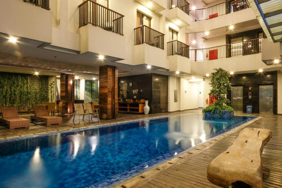 Sans Vibes Hotel Seminyak Hotel in Kuta