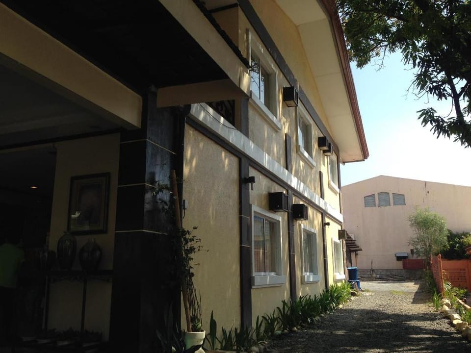Herbies Mansion Hotel in Subic