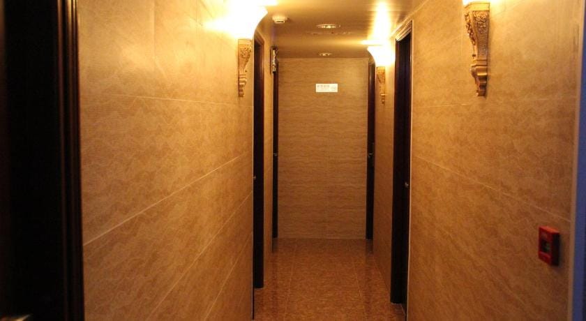 New Tokyo Hostel Bed and Breakfast in Hong Kong