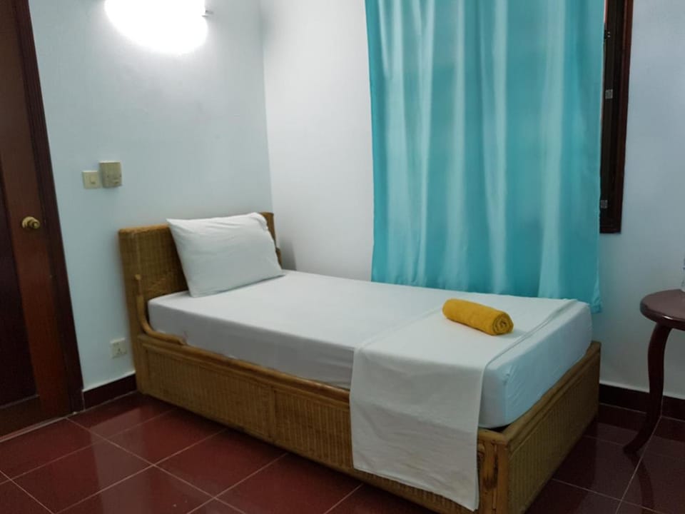 Smiley's Guesthouse Bed and Breakfast in Krong Siem Reap
