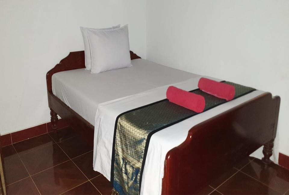 Smiley's Guesthouse Bed and Breakfast in Krong Siem Reap