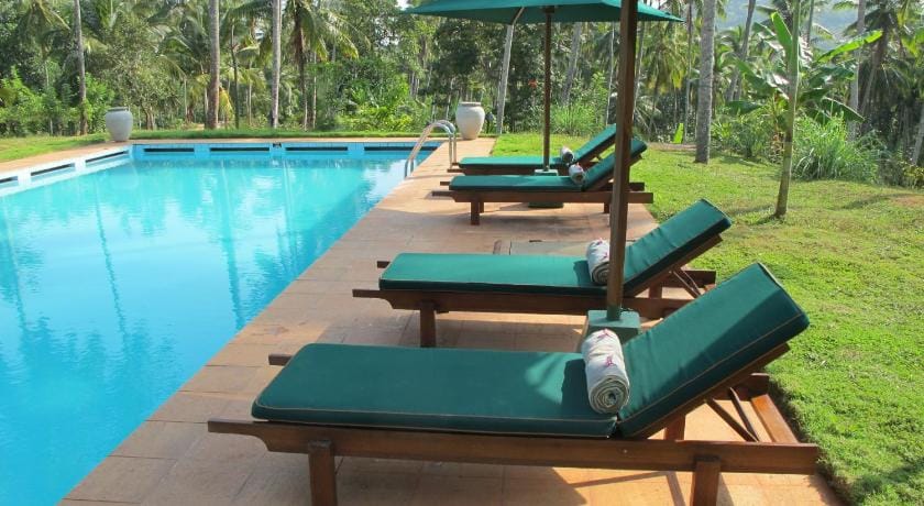 Jims Farm Villas Hotel in Central Province