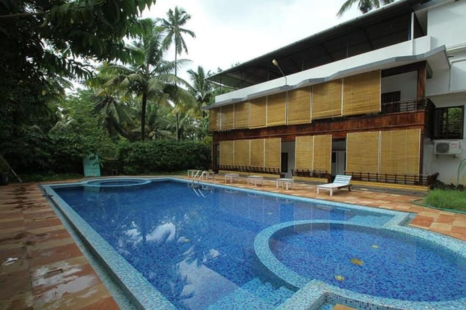 Raja Park Beach Resort Hotel in Varkala