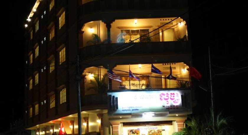 Lux Guesthouse Bed and Breakfast in Krong Battambang