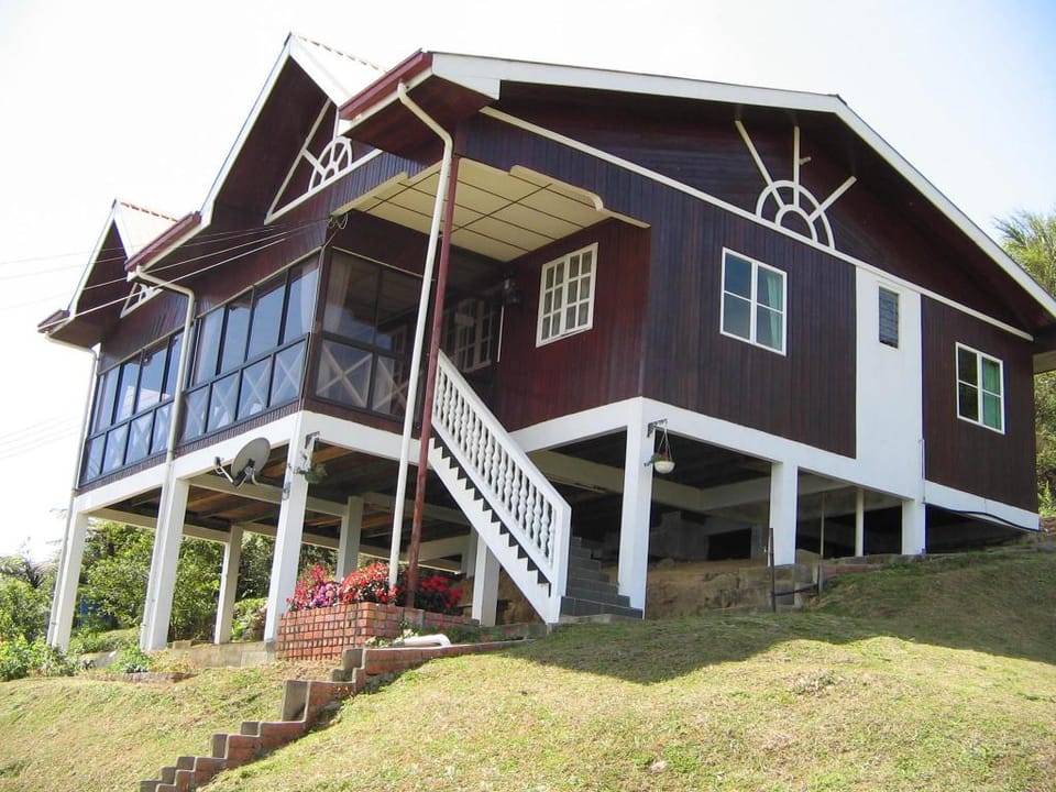Strawberry Garden Hotel Hotel in Sabah