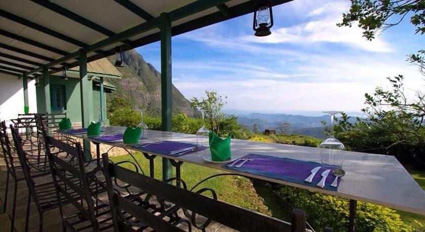 Sir Johns Bungalow Hotel in Central Province