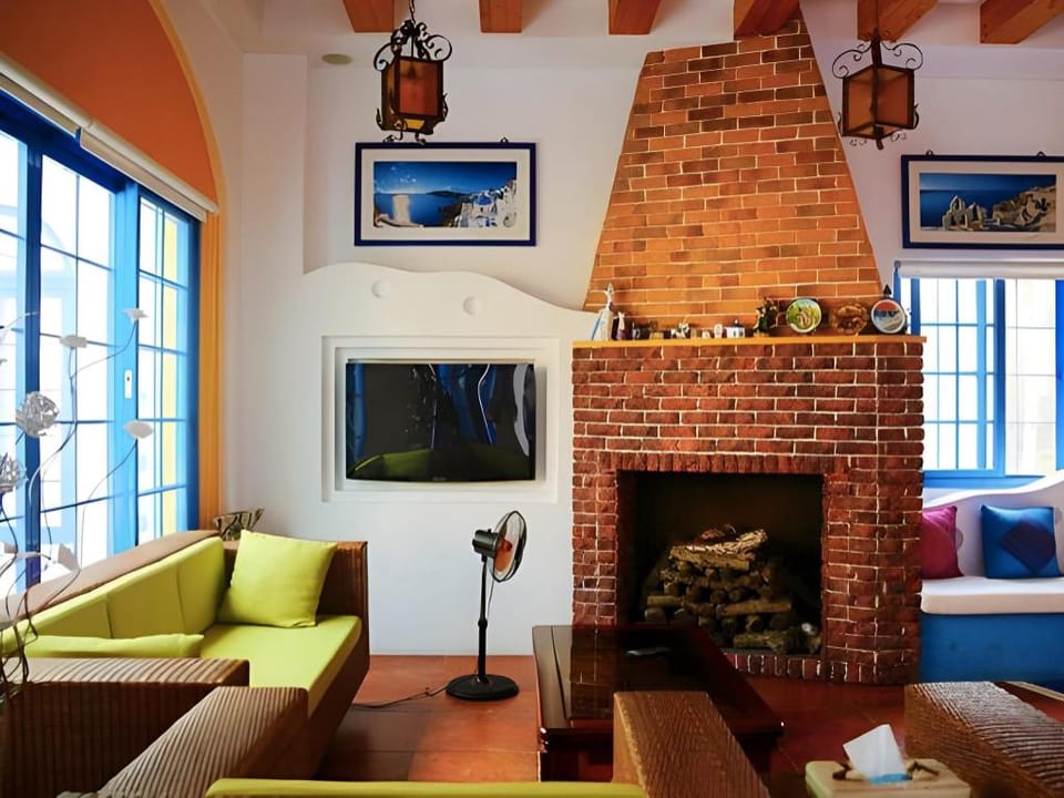 Greece Style Hotel Bed and Breakfast in Hengchun Township
