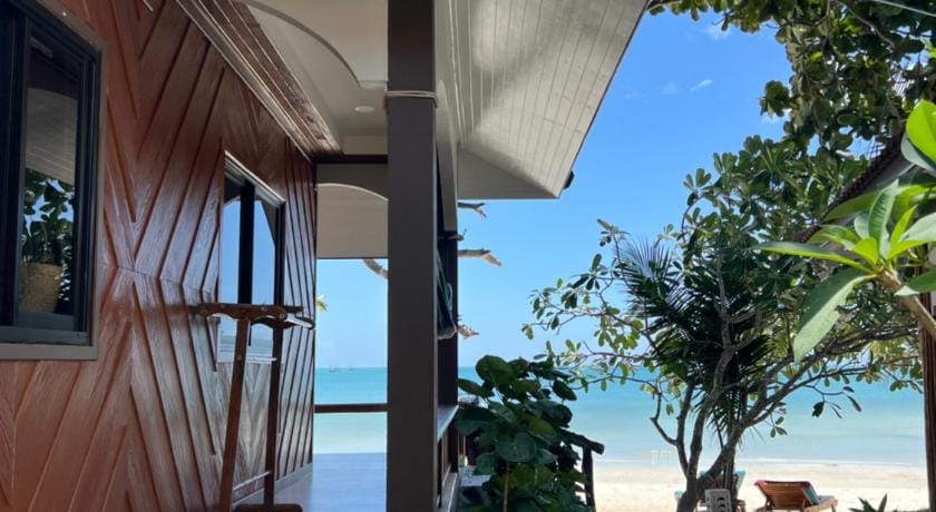 Pen's Bungalow Hotel in Ban Tai