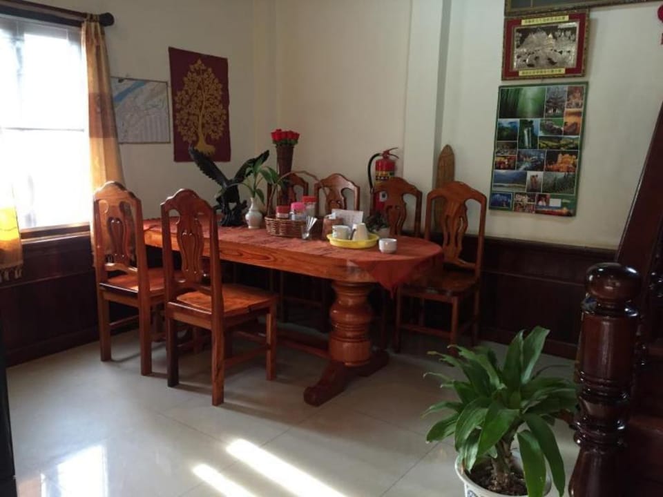 A Tee Guesthouse Bed and Breakfast in Luang Prabang