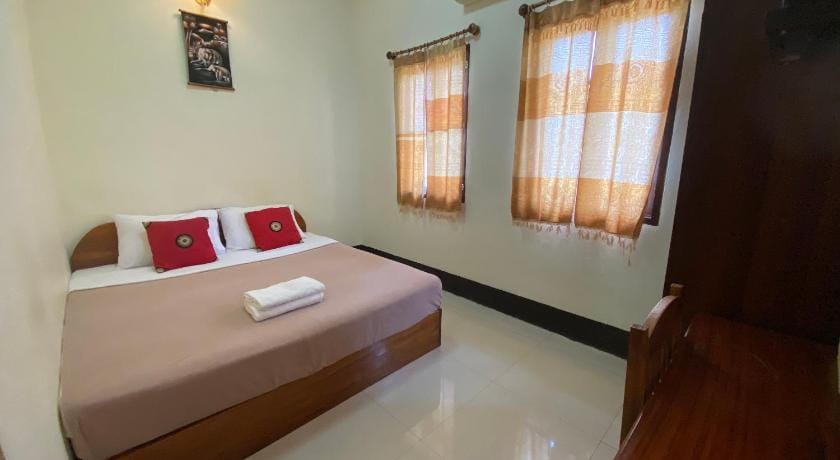 A Tee Guesthouse Bed and Breakfast in Luang Prabang