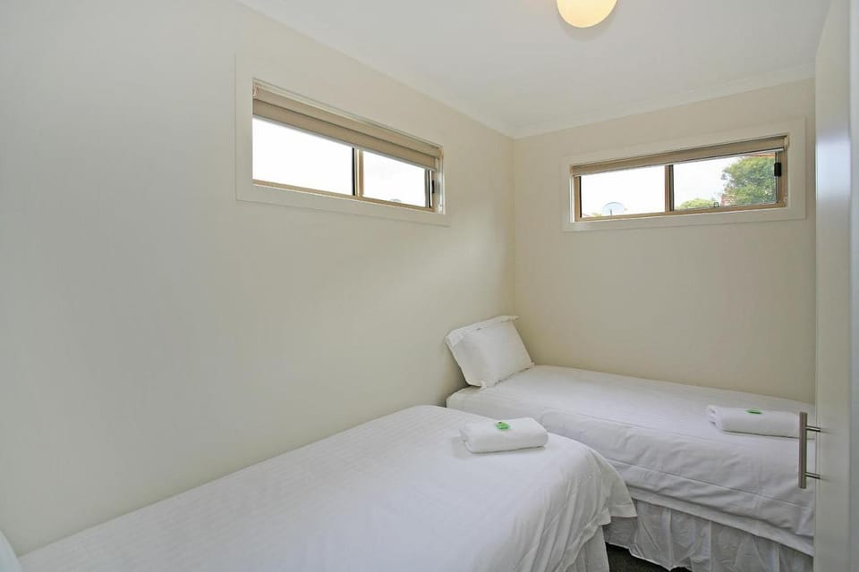 Warrnambool Holiday Village Campground/ 
RV Resort in Warrnambool