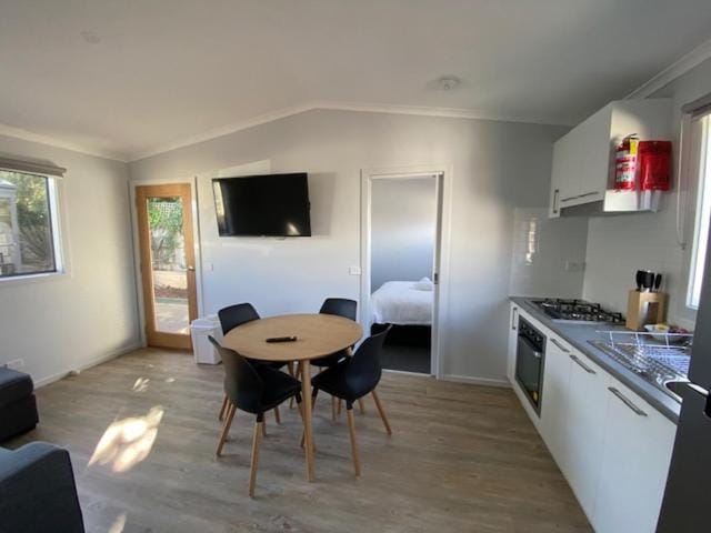 Warrnambool Holiday Village Campground/ 
RV Resort in Warrnambool