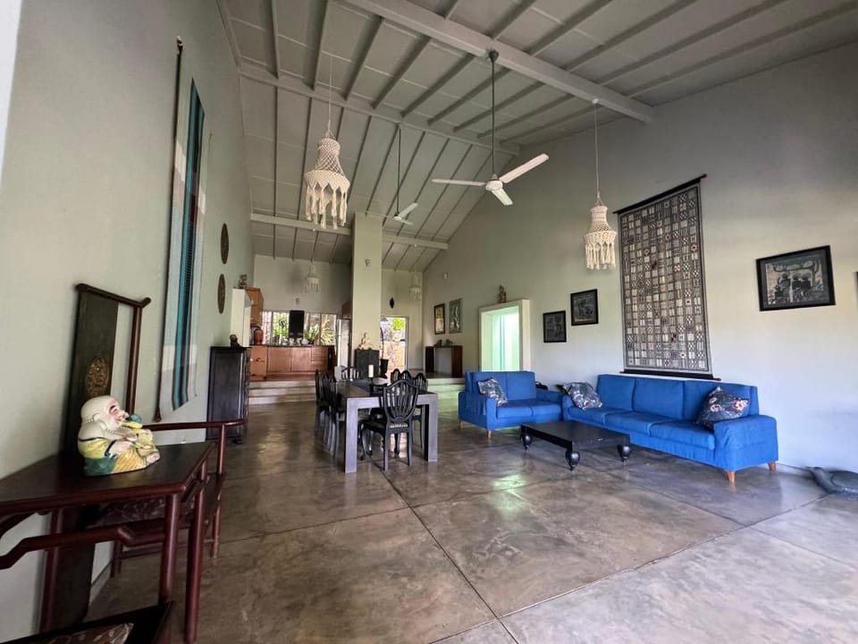 Hibiscus Villa Hotel in Southern Province