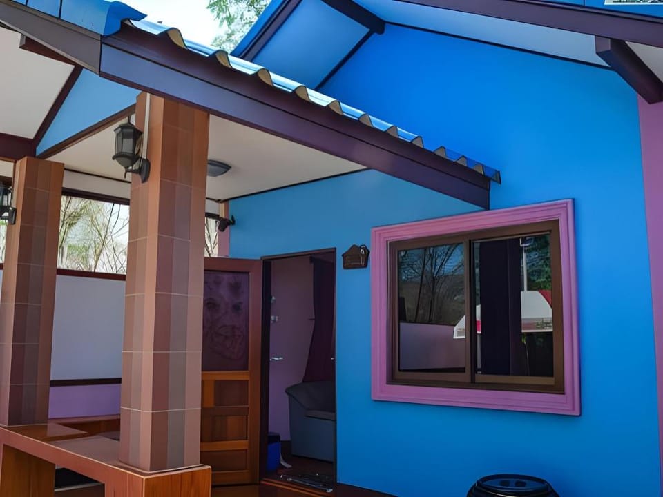 Wilailak Bungalows @ Koh Si Chang Campground/ 
RV Resort in Chon Buri Changwat