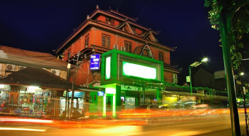 Bemo Corner Guest House Bed and Breakfast in Kuta