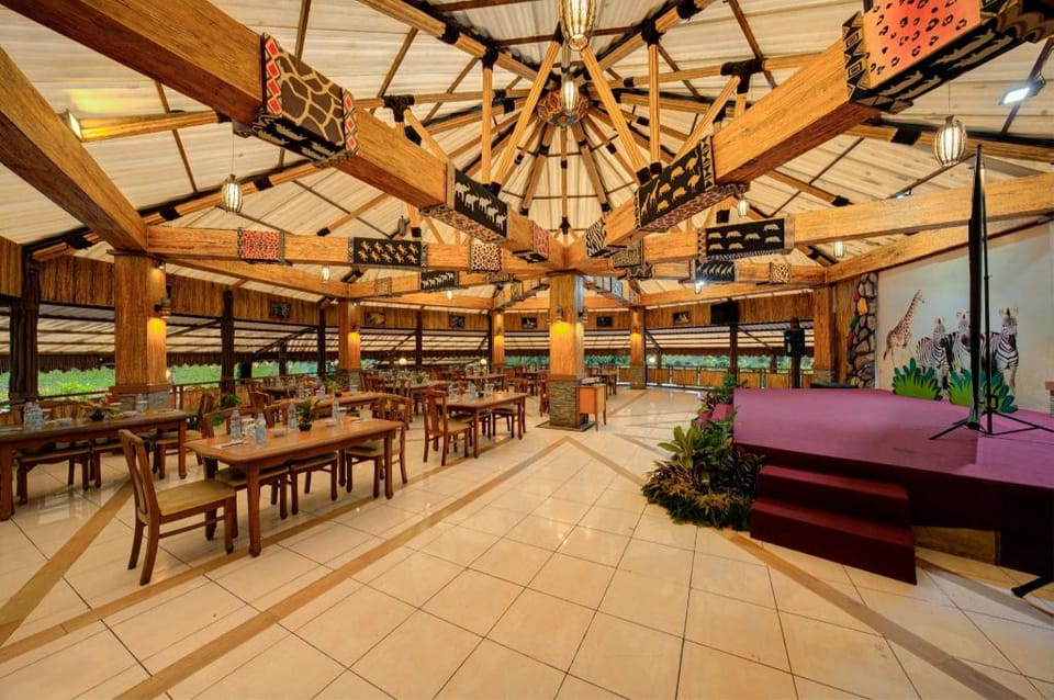 Safari Resort Hotel in Cisarua