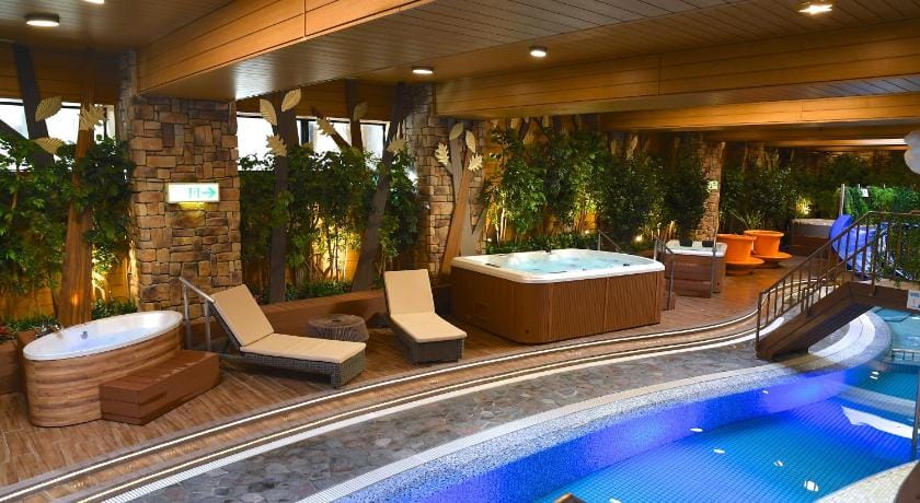 Karuizawa Club Hotel Karuizawa 1130 Hotel in Nagano Prefecture