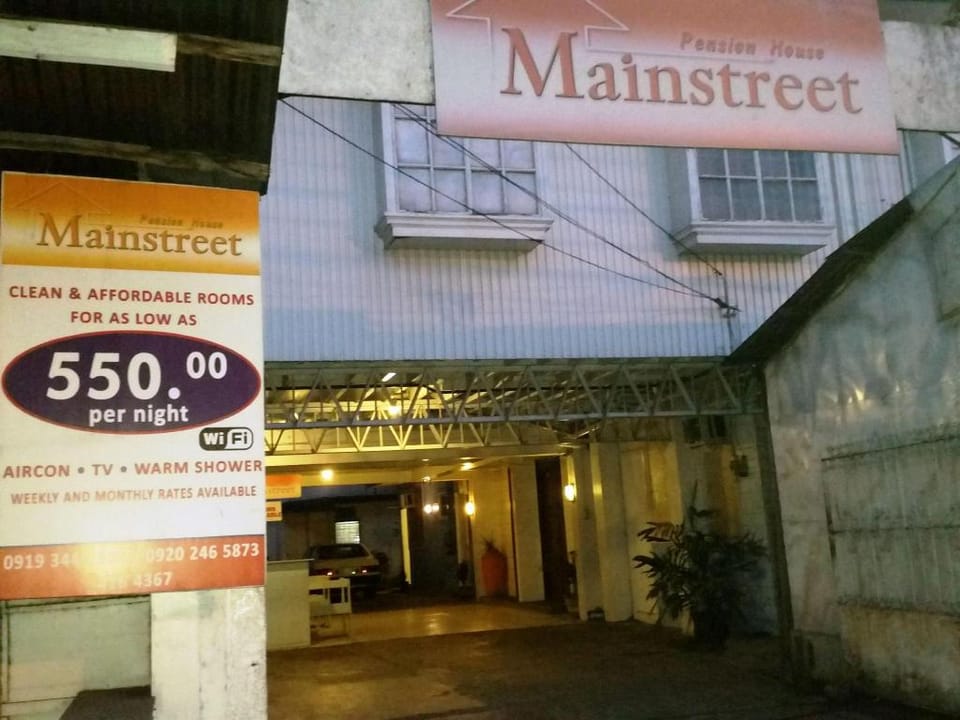Mainstreet Pension House Hotel in Bacolod
