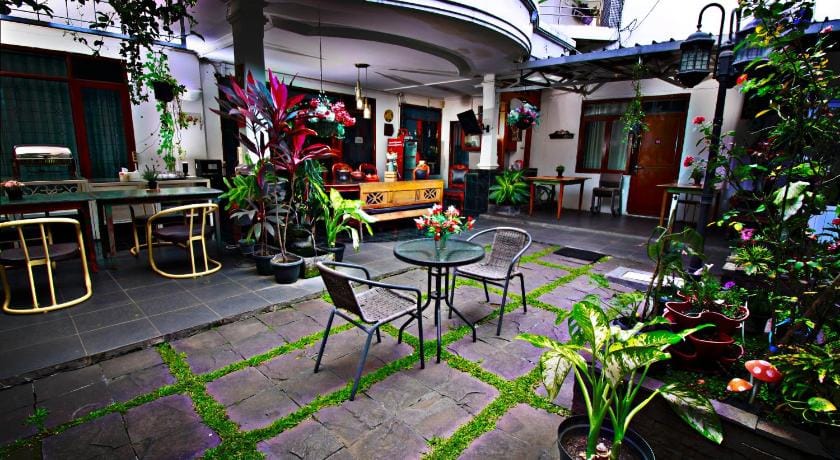 Fora Guesthouse Taman Lingkar Bed and Breakfast in Bandung