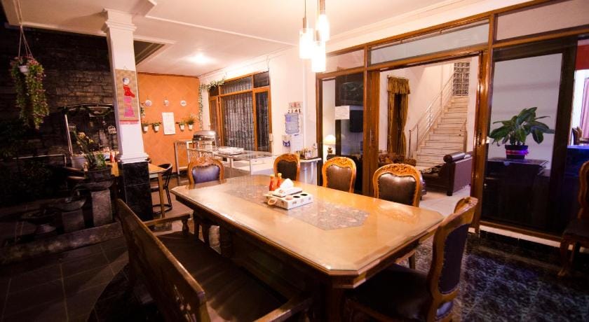 Fora Guesthouse Taman Lingkar Bed and Breakfast in Bandung
