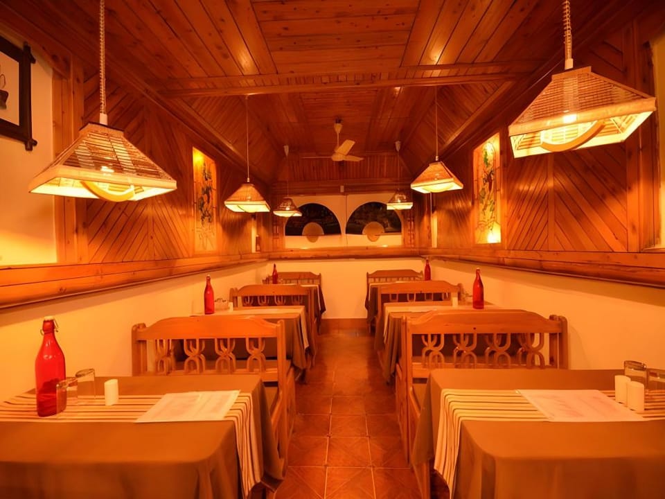 Hotel Happy Home the Lake Paradise Hotel in Uttarakhand