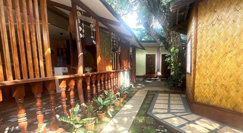 Tia Mers Guest House Hotel in Puerto Princesa