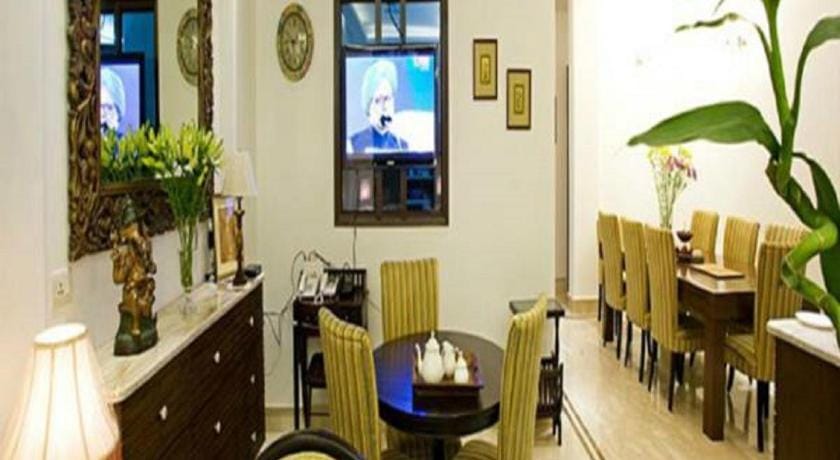 Evergreen Suites Defence Colony Bed and Breakfast in New Delhi