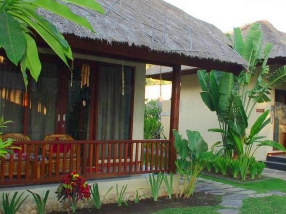 Joje Bungalow Hotel in Batu Layar
