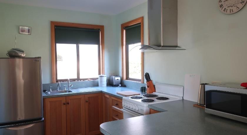 Cherry Top Farmstay - Boutique Eco Village Farm Stay in Tasmania