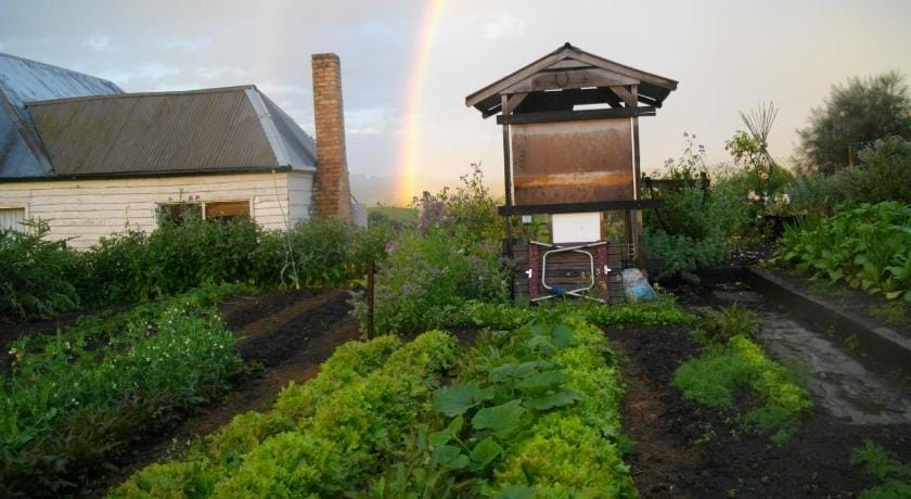 Cherry Top Farmstay - Boutique Eco Village Farm Stay in Tasmania