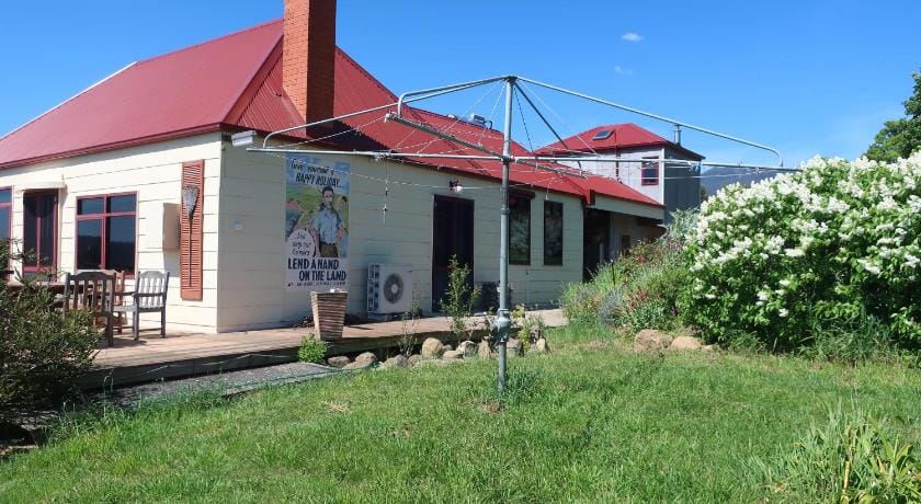 Cherry Top Farmstay - Boutique Eco Village Farm Stay in Tasmania