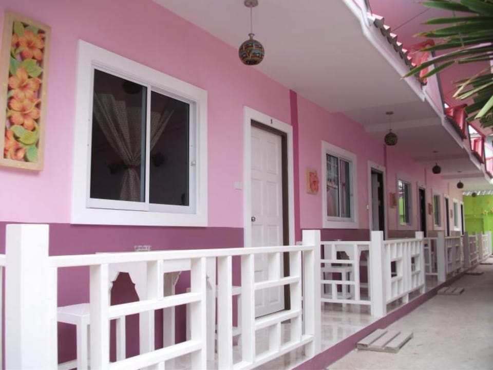 Baan Kan Eang Resort in Chon Buri Changwat