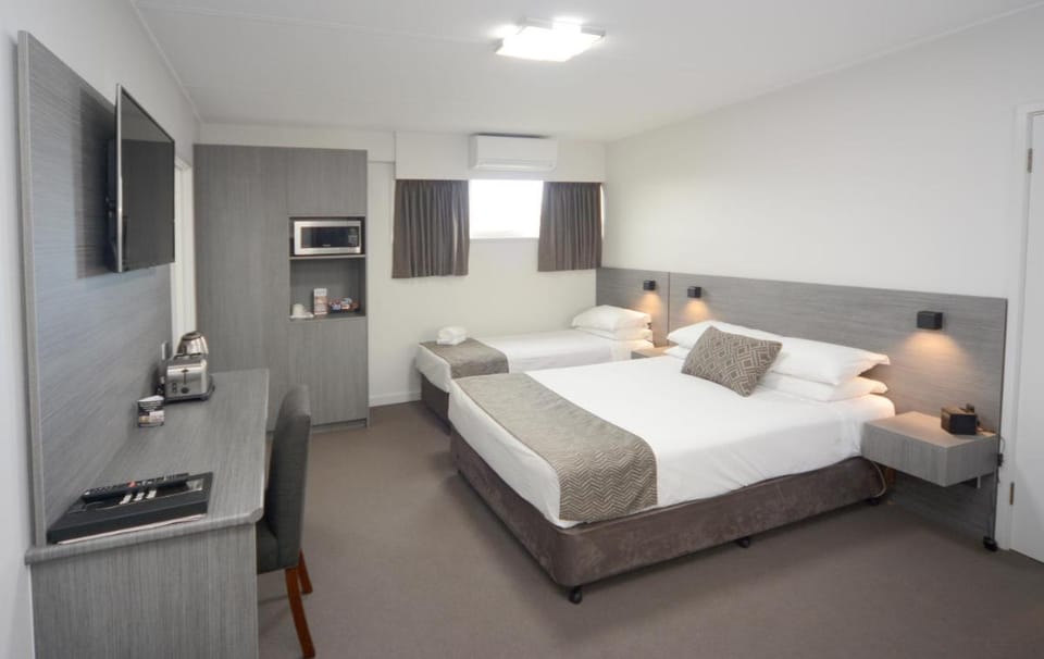 Bridge Hotel Motel in Smithton