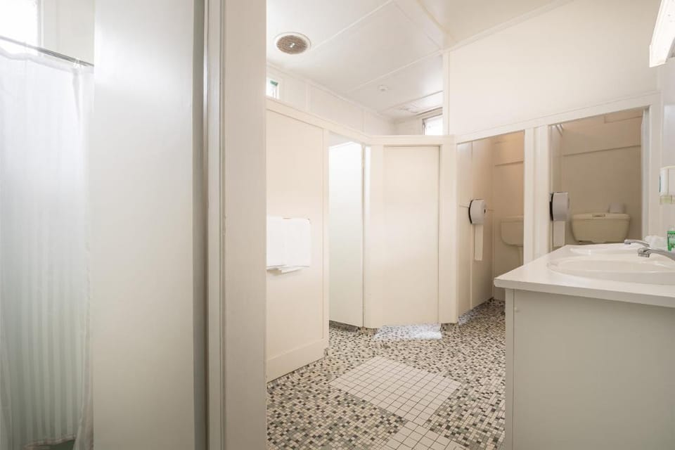 Bridge Hotel Motel in Smithton