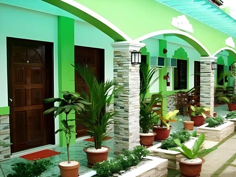 DZR Guest House Hotel in Puerto Princesa
