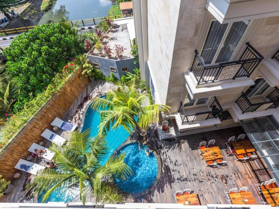Alron Hotel Kuta Hotel in Kuta