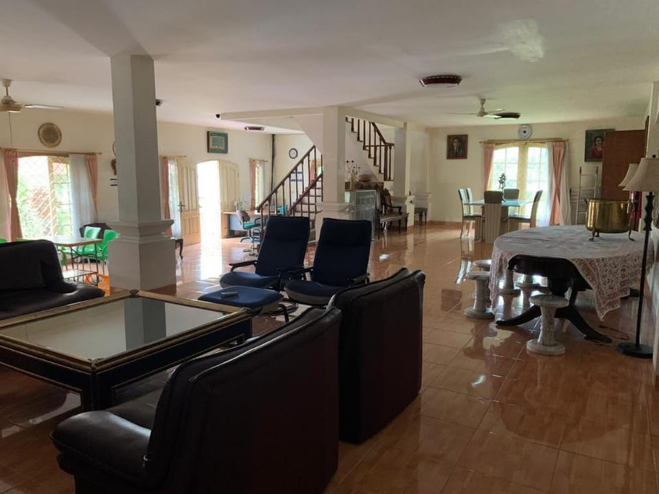 Arimbi Cibulan Suites Hotel in Cisarua