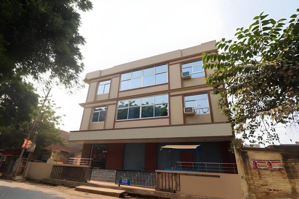 Raj Shanti Guest House Sarnath Hotel in Varanasi