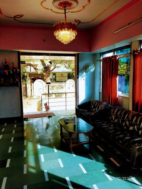 Raj Shanti Guest House Sarnath Hotel in Varanasi