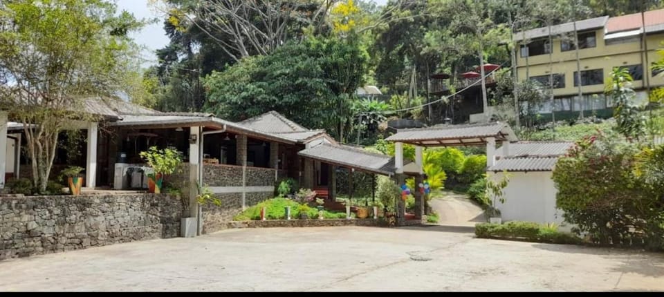 Eeescart Family Resort Bed and Breakfast in Central Province