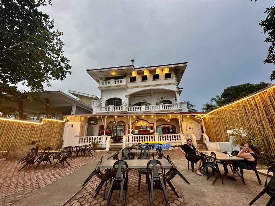 Gracey Dive Resort and Restaurant, Dumaguete Hotel in Central Visayas