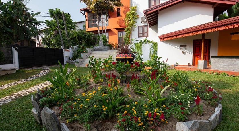 Breeze of Paradise Hotel Bed and Breakfast in Dehiwala-Mount Lavinia