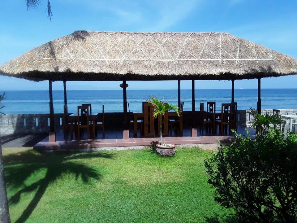 Temple Cafe and Seaside Cottages Hotel in Karangasem Regency