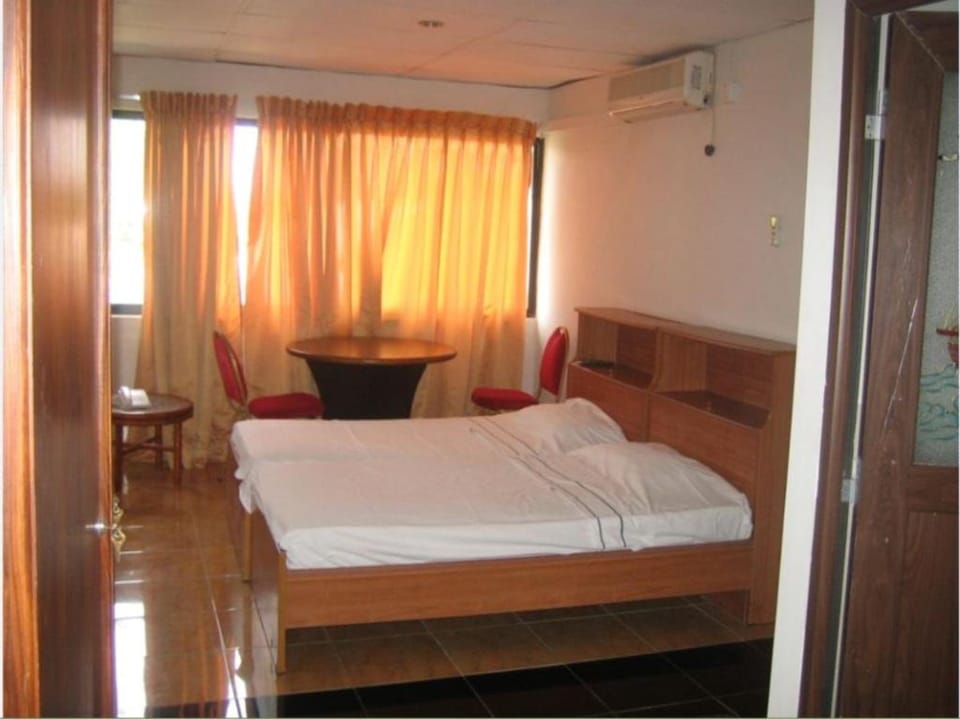 Hotel Home Feel Hotel in Negombo