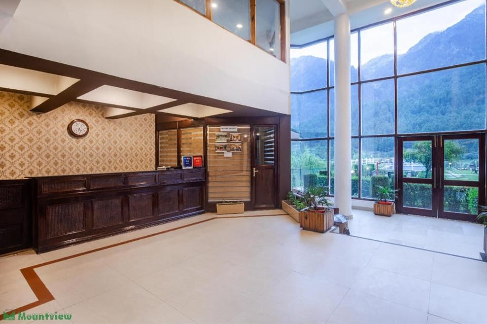 Hotel Mount View Hotel in Punjab