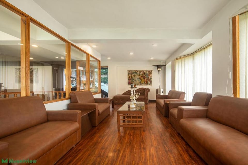 Hotel Mount View Hotel in Punjab