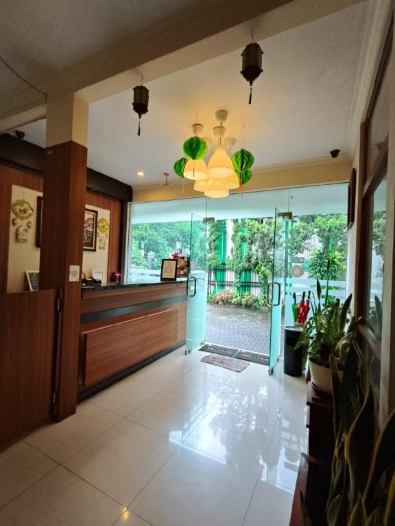 Pilatus Hotel Hotel in Parongpong